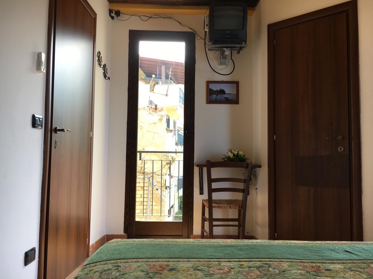 La Bastia Bed & Breakfast Scilla Exterior foto